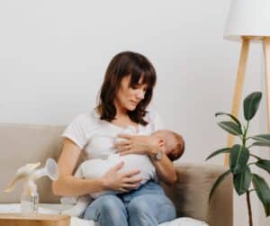 PCOS AND BREASTFEEDING - BREASTFEEDING ON DEMAND